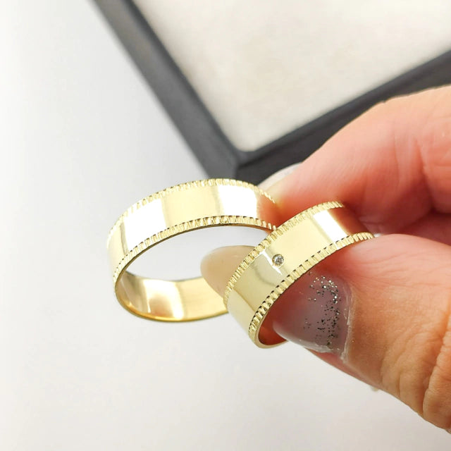 Aliança Reta 7mm em Ouro 18K Colônia